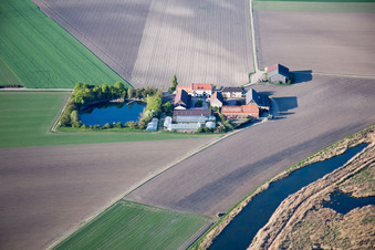 Luftbild von Mückenhäuser Hof im Ortsteil Rheindürkheim in Worms im Bundesland Rheinland-Pfalz, Deutschland