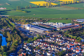 Industriegebiet an der Bahn mit Finger Stockstadt GmbH & Co. KG in Stockstadt am Rhein im Bundesland Hessen, Deutschland