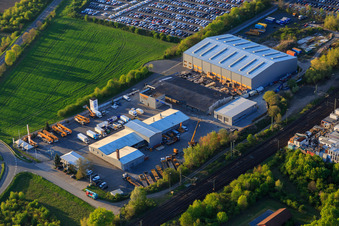 Goddelau Industriegebiet mit HFT GmbH und Hellmich Kranservice GmbH - Kranarbeiten in Riedstadt im Bundesland Hessen, Deutschland