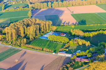 Sportplätze des TC - 82 Hähnlein und des SKV Hähnlein e.V in Alsbach-Hähnlein im Bundesland Hessen, Deutschland