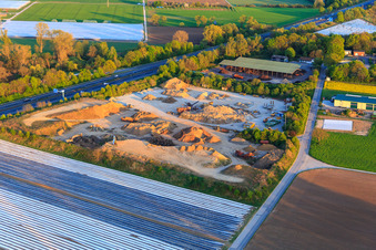 BASK Wertstoffsammelstelle (Firma Johann Winczy) und Kompostanlage im Ortsteil Sandwiese in Alsbach-Hähnlein im Bundesland Hessen, Deutschland