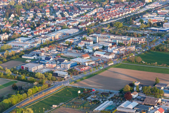 Gewerbegebiet und Firmenansiedlung am Bensheimer Ring im Ortsteil Auerbach in Bensheim im Bundesland Hessen, Deutschland