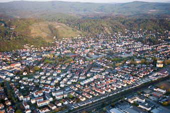 Drohnenaufname von Ortsteil Auerbach in Bensheim im Bundesland Hessen, Deutschland