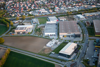 Lagerhallen und Speditionsgebäude von Caterpillar in Lorsch im Bundesland Hessen, Deutschland