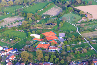 Tennisplätze des TV Maximiliansau in Wörth am Rhein im Bundesland Rheinland-Pfalz, Deutschland