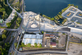 Lauterbourg im Bundesland Bas-Rhin, Frankreich aus der Drohnenperspektive