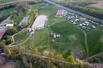 Neewiller-près-Lauterbourg im Bundesland Bas-Rhin, Frankreich aus der Luft betrachtet