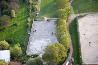 Neewiller-près-Lauterbourg im Bundesland Bas-Rhin, Frankreich aus der Drohnenperspektive