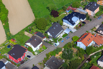 Konrad-Adenauer-Ring in Hagenbach im Bundesland Rheinland-Pfalz, Deutschland von der Drohne aus gesehen