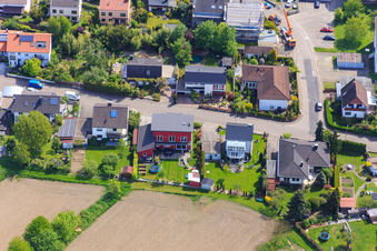 Konrad-Adenauer-Ring in Hagenbach im Bundesland Rheinland-Pfalz, Deutschland von oben gesehen