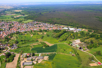 Ortsübersicht aus Westen in Berg im Bundesland Rheinland-Pfalz, Deutschland