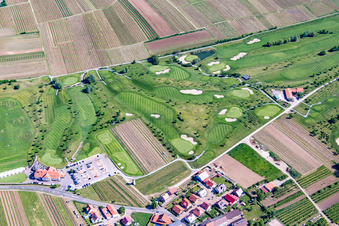 Dackenheim, Golfplatz im Bundesland Rheinland-Pfalz, Deutschland aus der Luft betrachtet