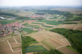 Luftbild von Ortsteil Untereisenheim in Eisenheim im Bundesland Bayern, Deutschland