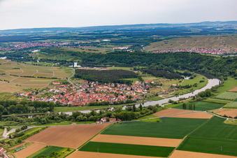 Weinort an der Mainschleife im Ortsteil Fahr in Volkach im Bundesland Bayern, Deutschland