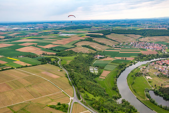 Überm Bocksbeutel an der Mainschleife im Ortsteil Untereisenheim in Eisenheim im Bundesland Bayern, Deutschland