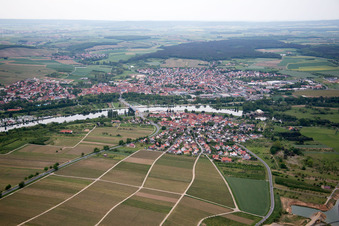 Astheim von Westen in Volkach im Bundesland Bayern, Deutschland