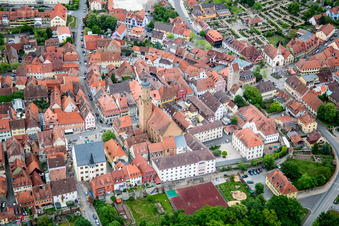 Kirchengebäude der Kath. Kirche St. Bartholomäus in Volkach im Bundesland Bayern, Deutschland