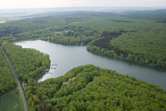 Luftaufnahme von Ellertshäuser See im Ortsteil Altenmünster in Stadtlauringen im Bundesland Bayern, Deutschland