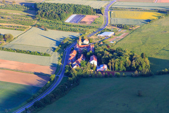 Gebäudekomplex des Mädchenpensionat Antonia-Werr-Zentrum im Kloster in Kloster St. Ludwig in Wipfeld im Bundesland Bayern, Deutschland