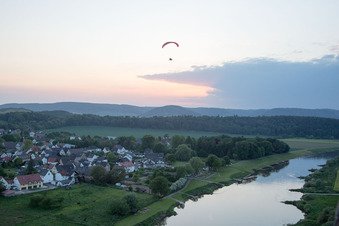 Luftaufnahme von Ortsteil Wehrden in Beverungen im Bundesland Nordrhein-Westfalen, Deutschland