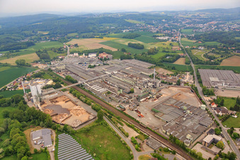Kaminholz Friedrich vor dem Kraftwerk Horn GmbH Horn Bad Meinberg in Horn-Bad Meinberg im Bundesland Nordrhein-Westfalen, Deutschland