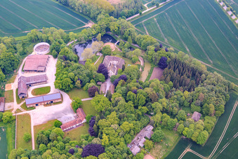 Luftbild von Grevenburg von Falk Peter Freiherr von Oeynhausen im Ortsteil Sommersell in Nieheim im Bundesland Nordrhein-Westfalen, Deutschland