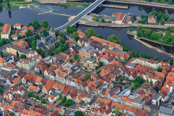 Bäckerstraße, Münster St. Bonifatius und Papenschule in Hameln im Bundesland Niedersachsen, Deutschland