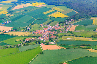 Dorfansicht aus Nordosten im Ortsteil Arenborn in Wesertal im Bundesland Hessen, Deutschland