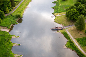 Fähr- Schiff der Weserfähre Wahmbeck in Wahmbeck in Bodenfelde im Bundesland Niedersachsen, Deutschland