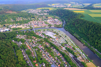 Luftbild von Campingplatz - Wohnmobilstellplatz - Zeltwiese Bad Karlshafen an der Weser im Bundesland Hessen, Deutschland