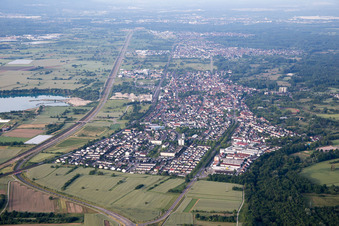 Durmersheim von Norden im Bundesland Baden-Württemberg, Deutschland