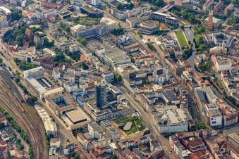 Schlössle Galerie mit Sparkasse Pforzheim Calw und Rathaus Pforzheim im Ortsteil Innenstadt im Bundesland Baden-Württemberg, Deutschland