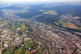 Luftbild von Gewerbegebiet zwischen Redtenbacherstraße und Eutinger Straße(B10) im Ortsteil Nordstadt in Pforzheim im Bundesland Baden-Württemberg, Deutschland