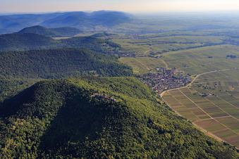 Burgruine Madenburg am Haardtrand in Eschbach im Bundesland Rheinland-Pfalz, Deutschland