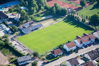 Sportplätze im Ortsteil Ingenheim in Billigheim-Ingenheim im Bundesland Rheinland-Pfalz, Deutschland