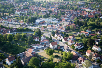 Drohnenaufname von Soultz-sous-Forêts im Bundesland Bas-Rhin, Frankreich