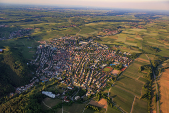 Stadtansicht aus Südwesten in Bad Bergzabern im Bundesland Rheinland-Pfalz, Deutschland