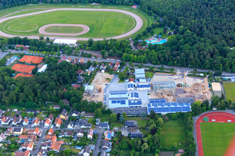 Quartier Lanzet aus Norden mit  Hagebau Kompakt - Gillet Baustoffe GmbH in Herxheim bei Landau im Bundesland Rheinland-Pfalz, Deutschland