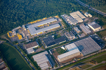 Luftbild von Deutsch Post NL Betrieb Karlsruhe in Bruchsal im Bundesland Baden-Württemberg, Deutschland