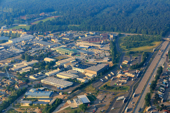 Industriegebiet Im an der Serways Raststätte Bruchsal Ost an der A5 in Forst im Bundesland Baden-Württemberg, Deutschland