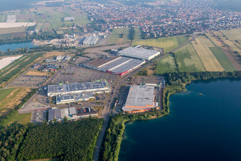 Gebäude des Einkaufszentrum Globus Wiesental, Roller Möbel - Waghäusel in Wiesental im Bundesland Baden-Württemberg, Deutschland