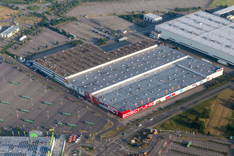 Gebäude des Einkaufszentrum Roller Möbel - Waghäusel in Wiesental im Bundesland Baden-Württemberg, Deutschland