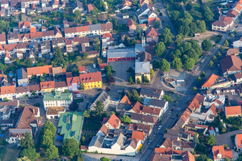 Marktplatz und Feuerwache im Ortsteil Wiesental in Waghäusel im Bundesland Baden-Württemberg, Deutschland