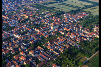 Kautzengasse in Lingenfeld im Bundesland Rheinland-Pfalz, Deutschland