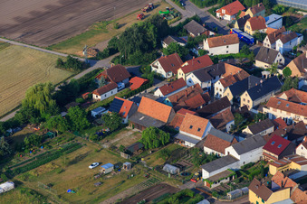 Mühlgasse in Zeiskam im Bundesland Rheinland-Pfalz, Deutschland