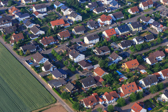 Brucknerstr in Ottersheim bei Landau im Bundesland Rheinland-Pfalz, Deutschland