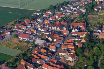 Altsheimer Weg mit Z&Y Logistik Gruppe in Ottersheim bei Landau im Bundesland Rheinland-Pfalz, Deutschland
