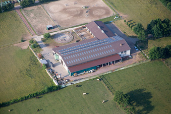 Schrägluftbild von Ottersheim bei Landau im Bundesland Rheinland-Pfalz, Deutschland