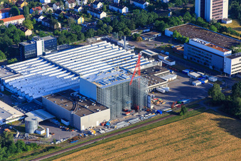 Luftbild von Baustelle bei L'OREAL Produktion Deutschland GmbH & Co. KG im Ortsteil Nordweststadt in Karlsruhe im Bundesland Baden-Württemberg