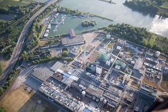 Jachthafen am Rhein im Ortsteil Knielingen in Karlsruhe im Bundesland Baden-Württemberg, Deutschland